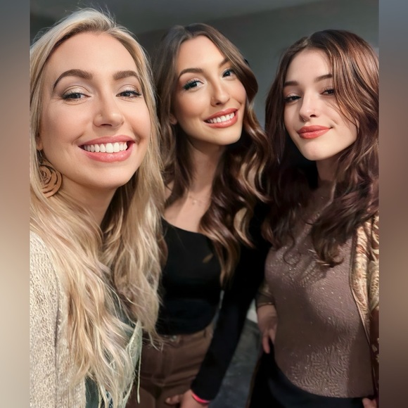 Meet your Posher, Sara - Picture 3 of 16